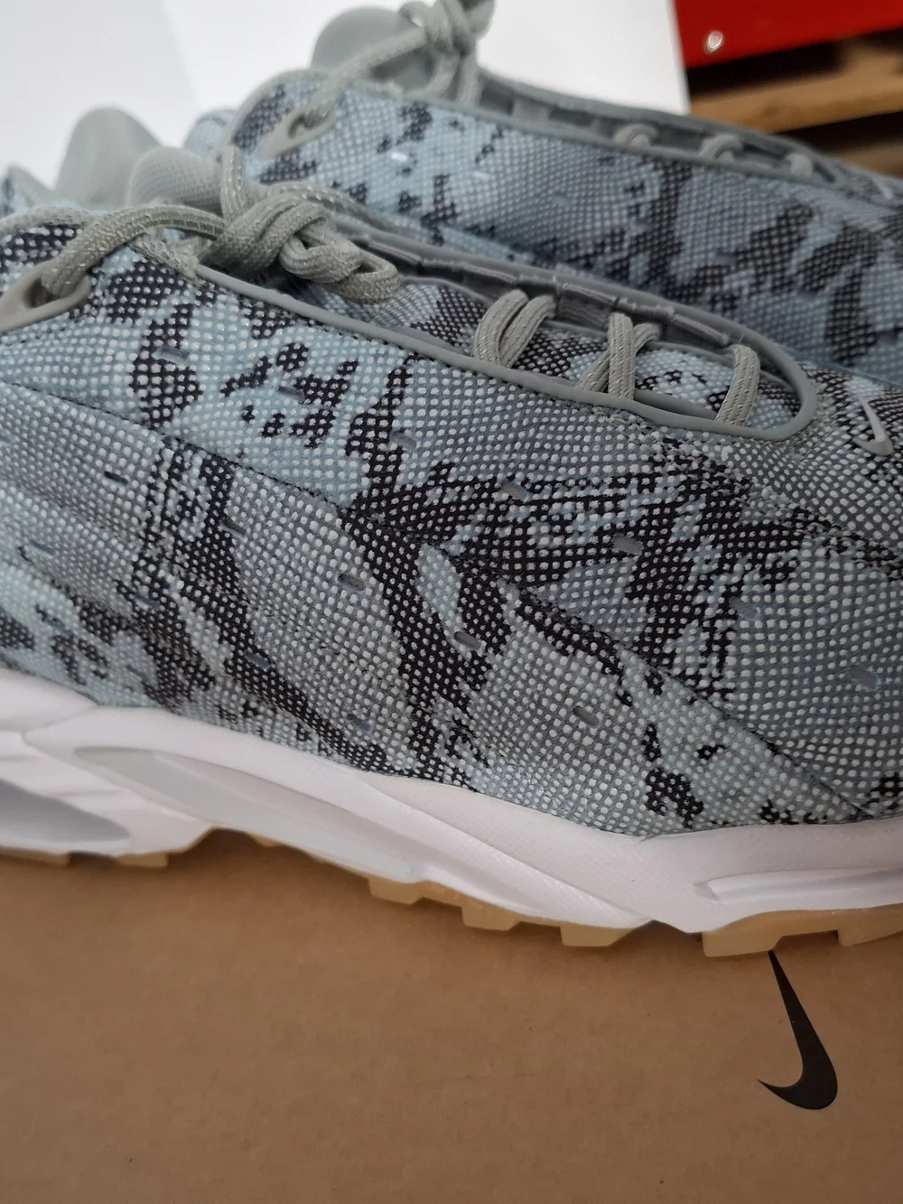 Nike Light Blue Gray Patterned Lace-Up Sneakers